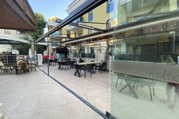 Club Karakas Apart Otel
