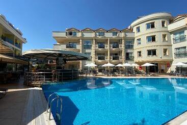 Club Karakas Apart Otel