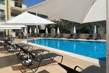 Club Karakas Apart Otel