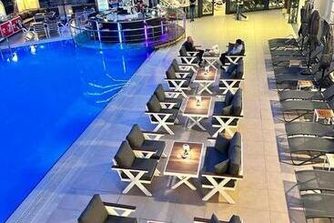 Club Karakas Apart Otel
