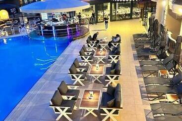 Club Karakas Apart Otel
