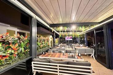 Club Karakas Apart Otel