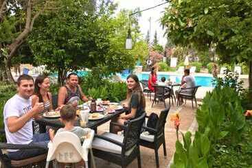 هتل Akkent Garden