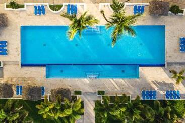 בית מלון כפרי Hamaca Beach