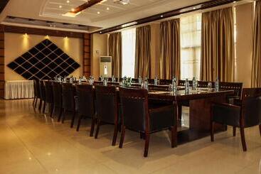 هتل Best Western Plus Paramount