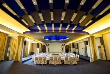 هتل Best Western Plus Paramount