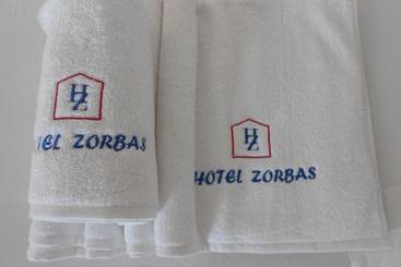 호텔 Zorbas