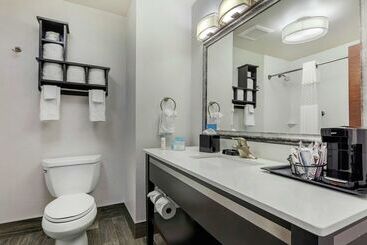 هتل Hampton Inn & Suites Columbus