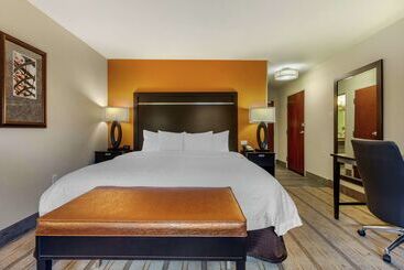 هتل Hampton Inn & Suites Columbus