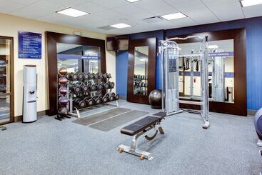 هتل Hampton Inn & Suites Columbus