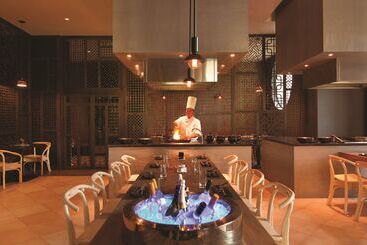 هتل Hyatt Ziva Rose Hall All Inclusive