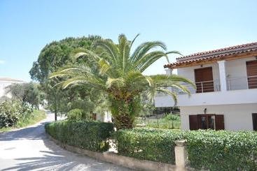 هتل Koskinas Apartments