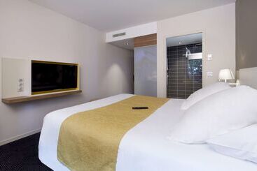 酒店 Kyriad Prestige Pau – Palais Des Sports