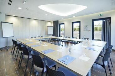酒店 Kyriad Prestige Pau – Palais Des Sports