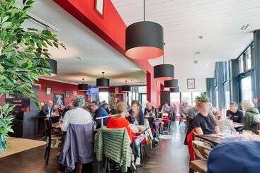 酒店 Kyriad Prestige Pau – Palais Des Sports