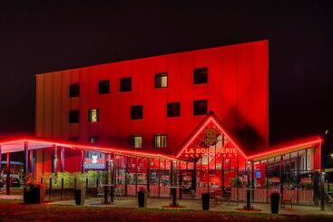 酒店 Kyriad Prestige Pau – Palais Des Sports