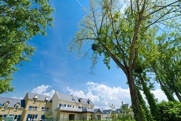 هتل Residence Nemea Le Domaine Des Mauriers