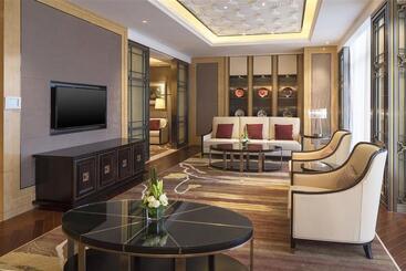 هتل Sheraton Langfang Chaobai River