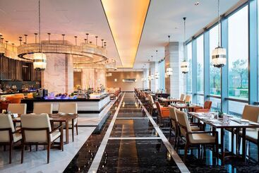 هتل Sheraton Langfang Chaobai River