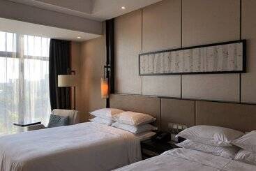 هتل Sheraton Langfang Chaobai River