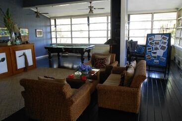 هتل The Samoan Outrigger