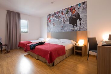 Iraipe Pamplona Hostal Auto Check In