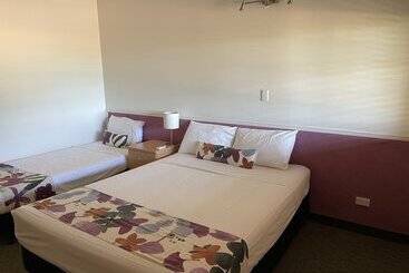 Landsborough Lodge Motel