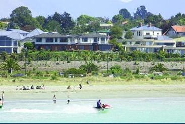 مُتل Baywatch Motor Lodge