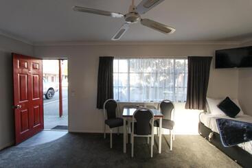 مُتل Bk's Magnolia Motor Lodge