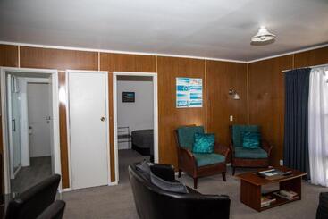 Peninsula Motel