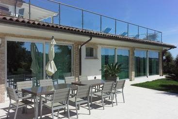 کلبه Villa Belvedere Degli Ulivi