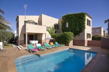 Villa Oliveres I-II