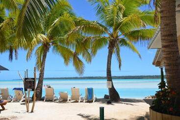 Aitutaki Village