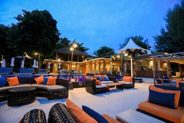 Akira Lipe Resort