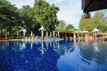 Akira Lipe Resort