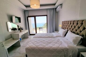 Enjoy Lichnos Bay Village, Camping, Hotel & Apartments