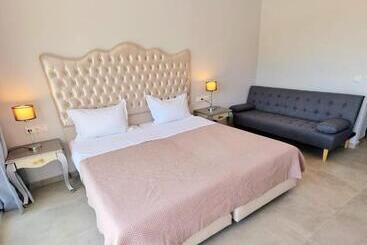 Enjoy Lichnos Bay Village, Camping, Hotel & Apartments