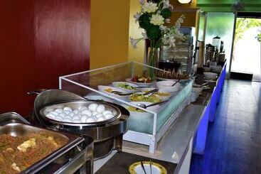 Golden Phoenix Hotel Boracay