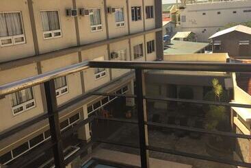 هتل Circle Inn  Iloilo City Center
