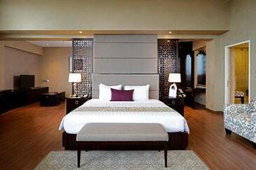 هتل Discovery Ancol