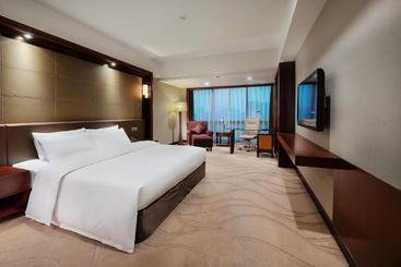 هتل Chongqing Empark Grand