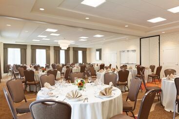 هتل Hilton Garden Inn Boston Logan Airport