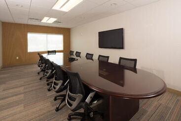 هتل Holiday Inn Express & Suites Port Huron, An Ihg