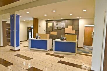 هتل Holiday Inn Express & Suites Port Huron, An Ihg