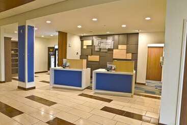 هتل Holiday Inn Express & Suites Port Huron, An Ihg