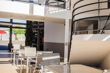 هتل Kyriad Direct Clermont Ferrand Nord Gerzat