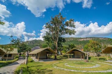 酒店 Lala Mukha Tented Resort Khao Yai