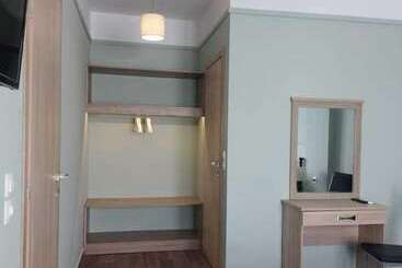هتل Omega Rooms Anaxos
