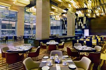 هتل Radisson Blu Chattogram Bay View