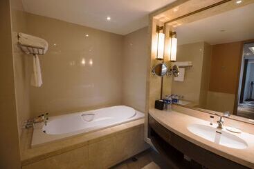 هتل Ramada Plaza By Wyndham Fuzhou South